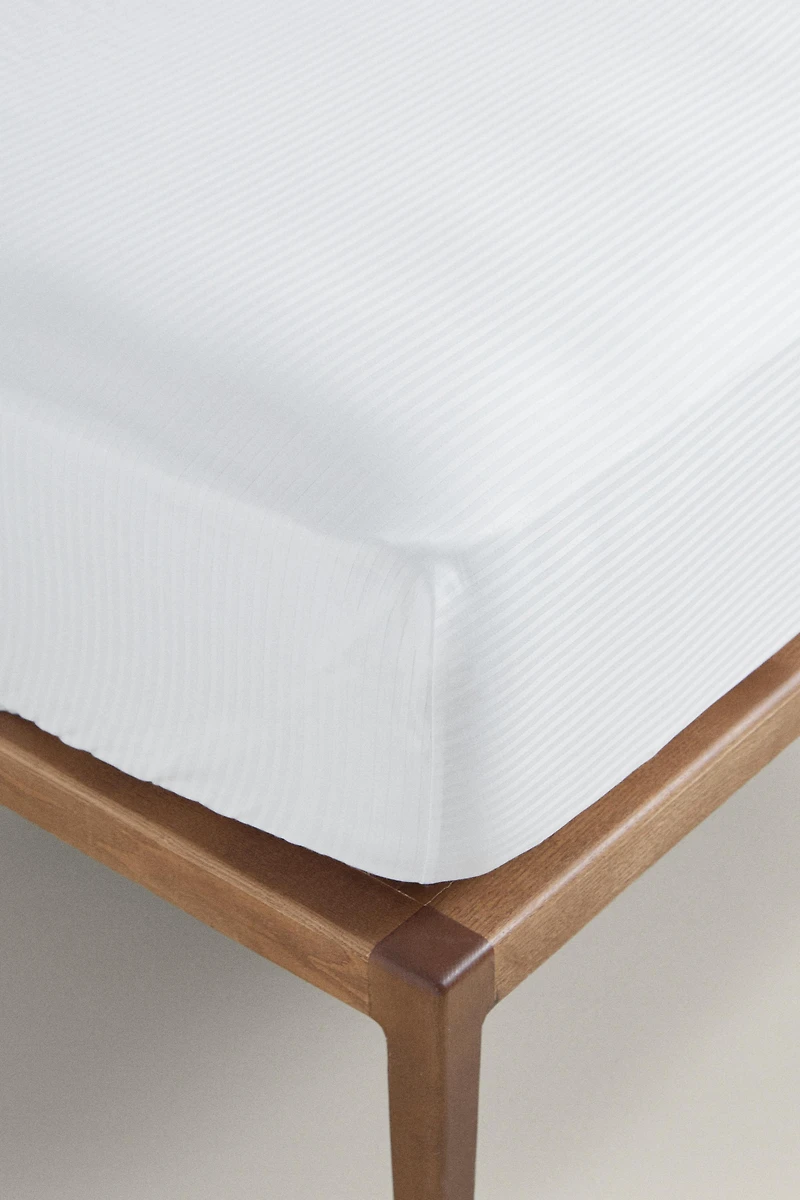 STRIPED COTTON MATTRESS PROTECTOR
