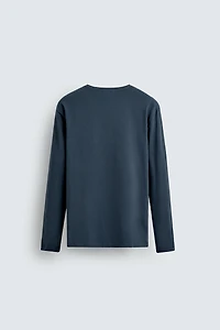 BASIC SLIM FIT T-SHIRT