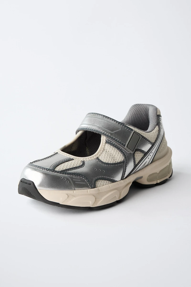 OPEN SNEAKERS