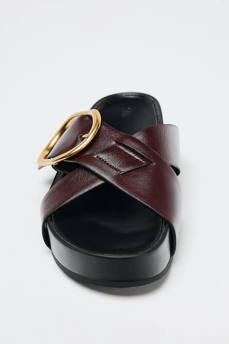 LEATHER BUCKLE SANDALS