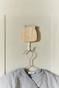 CHILDREN'S BEAR HOOK