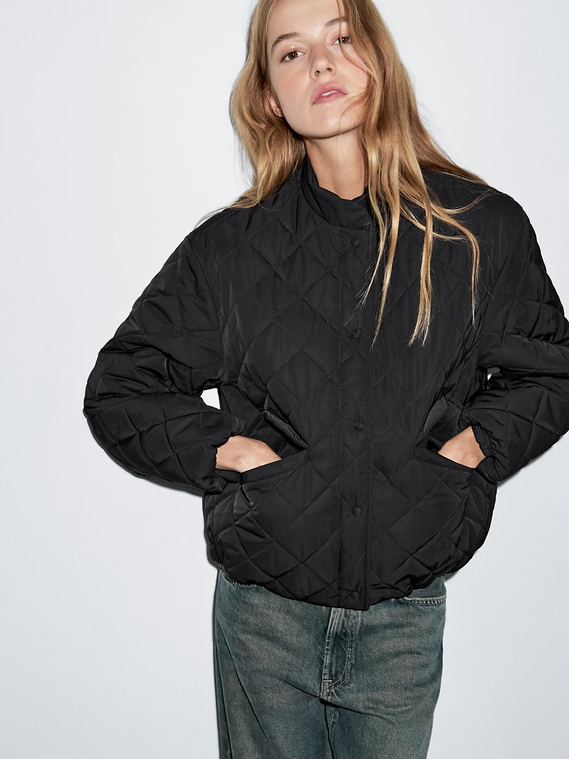 Short water-repellent quilted bomber jacket