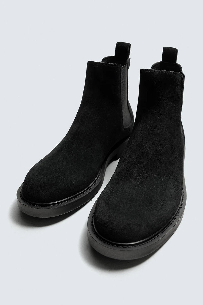 LEATHER CHELSEA BOOTS