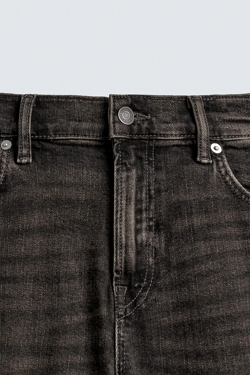 BASIC SLIM FIT JEANS