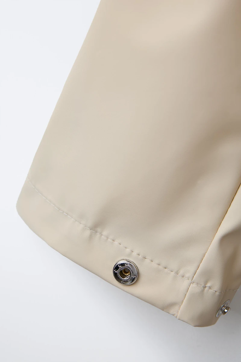 LIGHTWEIGHT WATER REPELLENT RAINCOAT
