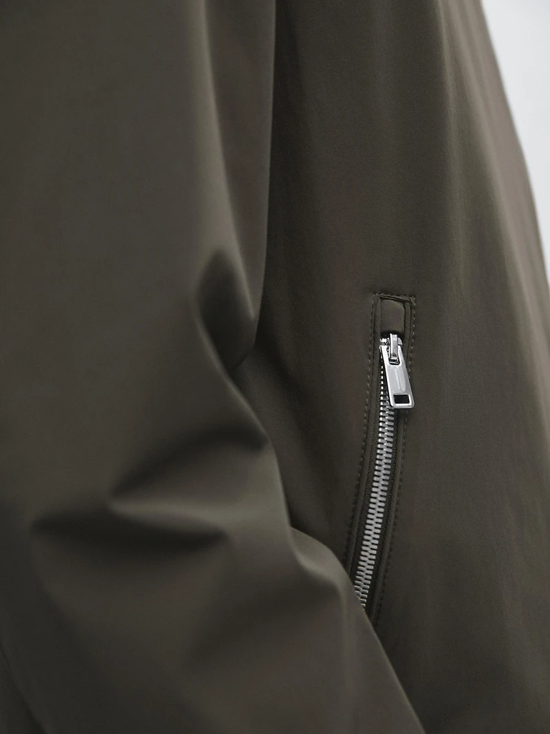 Short jacket with pocket details