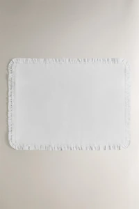 SET DE TABLE RECTANGULAIRE VOLANT