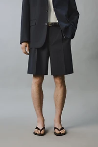 RELAXED FIT PLEATED SUIT SHORTS
