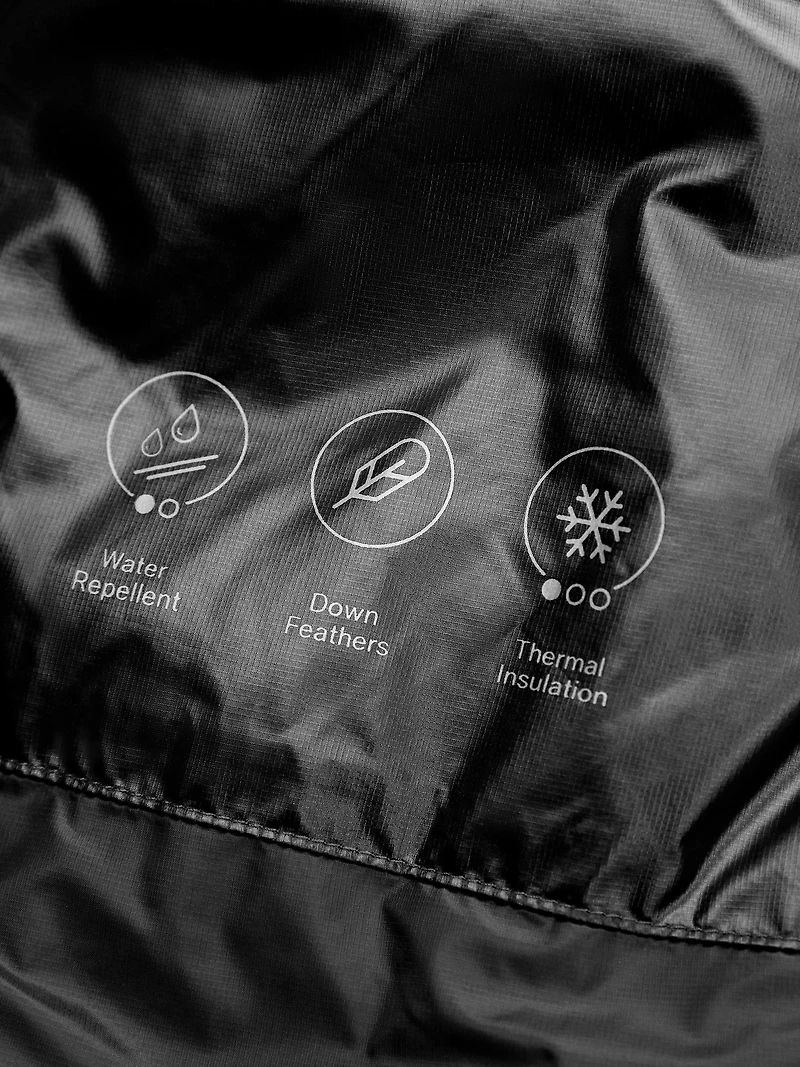 Water-repellent satin puffer jacket
