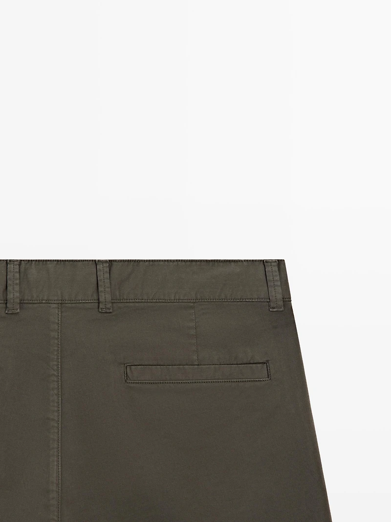 Cotton blend Bermuda shorts with pocket