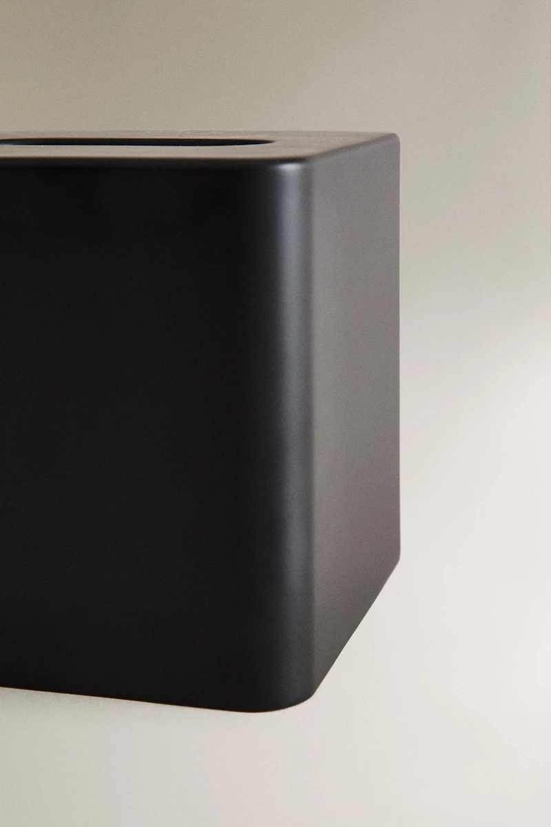 SQUARE RESIN TISSUE BOX