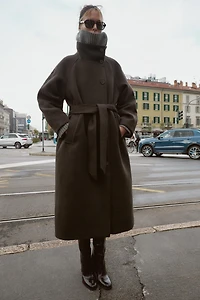 SOFT HIGH-NECK BELTED COAT
