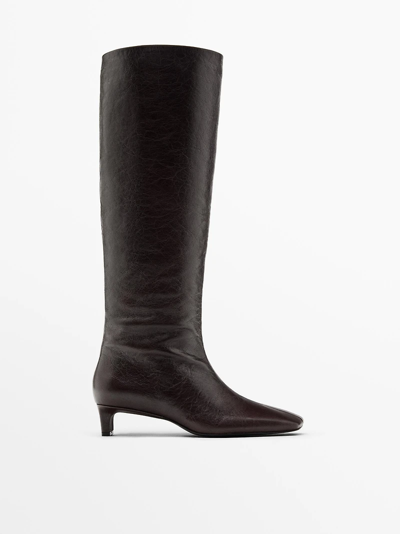 Leather boots with square vamp