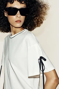 CONTRAST TRIM T-SHIRT