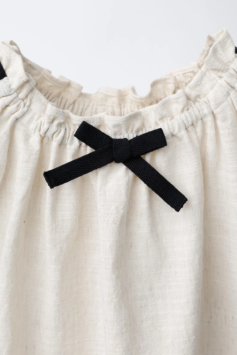 EMBROIDERED FLORAL BLOUSE
