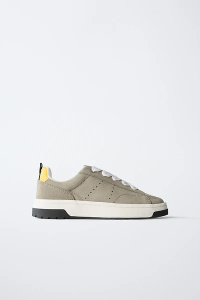 SKATER SNEAKERS