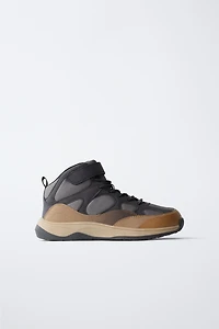 BASKETS MONTANTES EN CONTRASTE