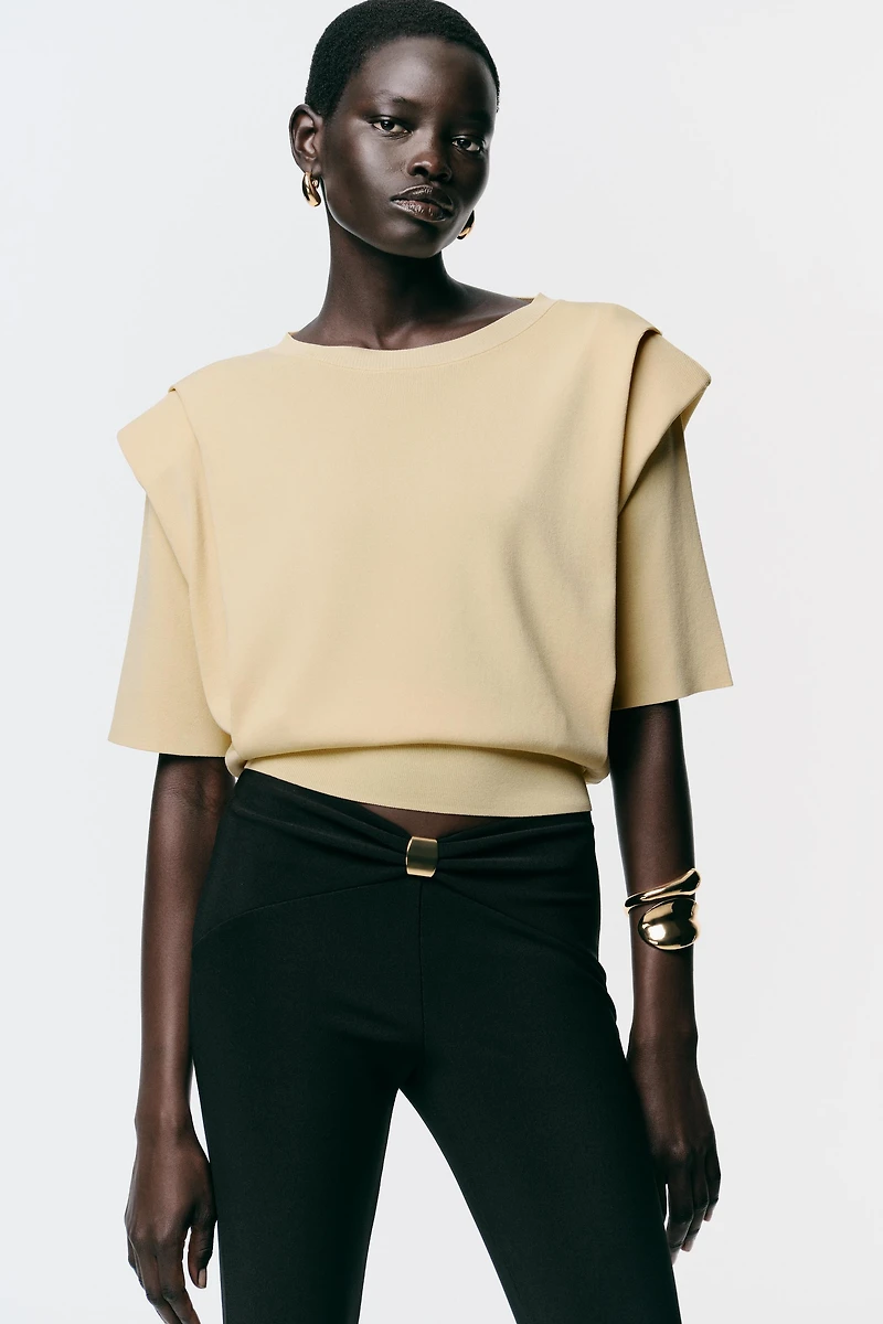 TOP EN MAILLE À ÉPAULETTES