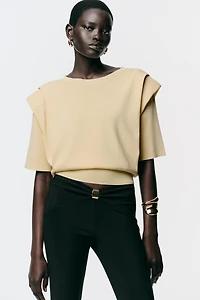TOP EN MAILLE À ÉPAULETTES