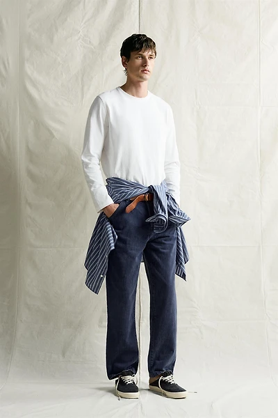 WASHED RELAXED FIT JEANS