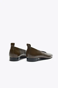 LOW HEELED LEATHER BALLET FLATS