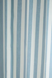 STRIPED SHOWER CURTAIN