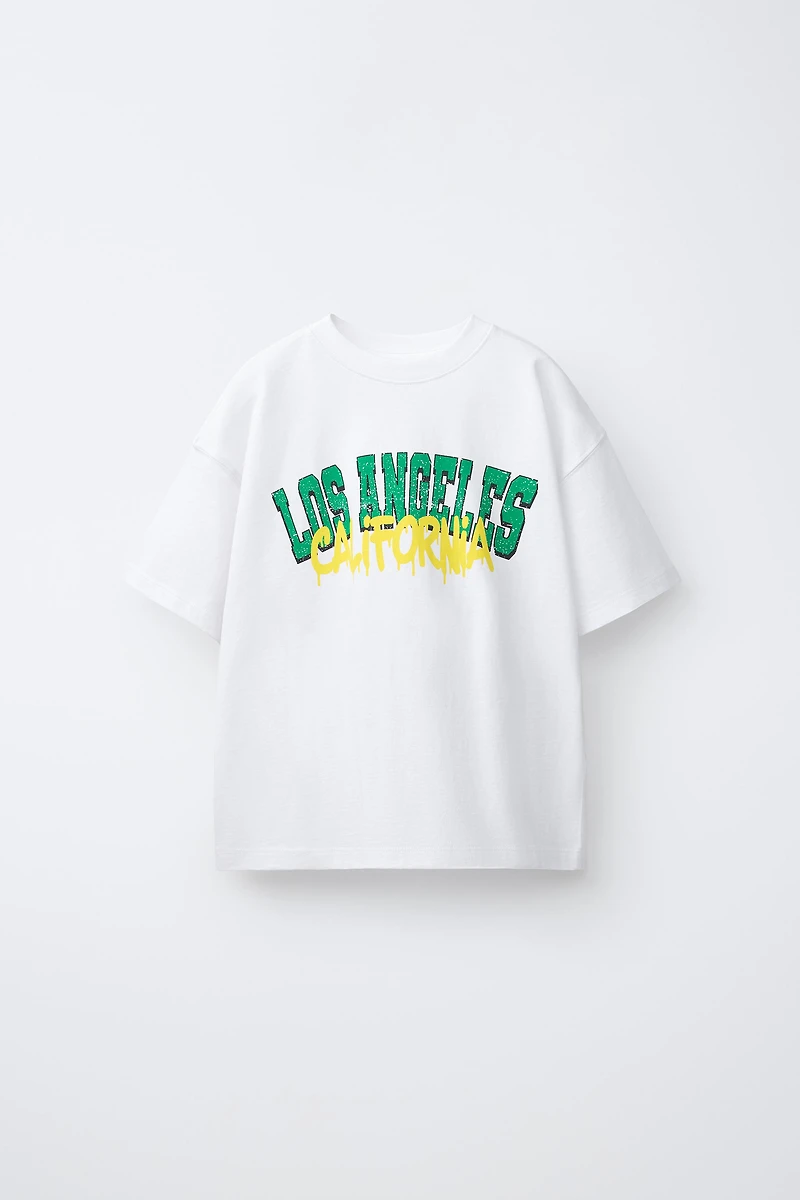 T-SHIRT VARSITY GRAFFITI