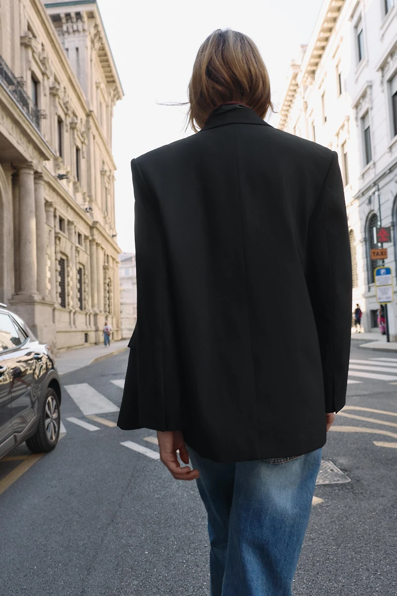 OVERSIZED DOUBLE-BREASTED BLAZER