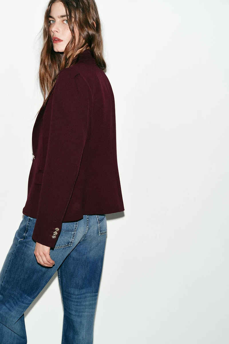 TAILORED BLAZER WITH PRONOUNCED SHOULDERS