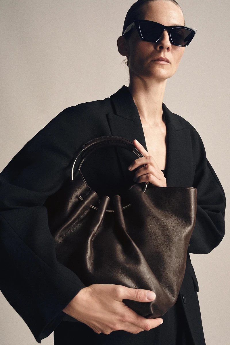 SAC SEAU EN CUIR ANSE RIGIDE