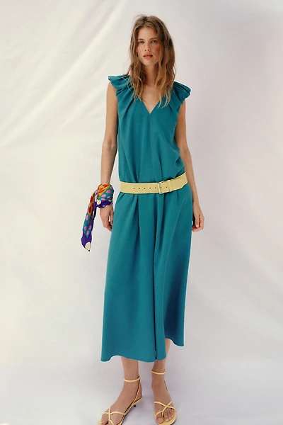 ROBE LONGUE ÉPAULES MARQUÉES