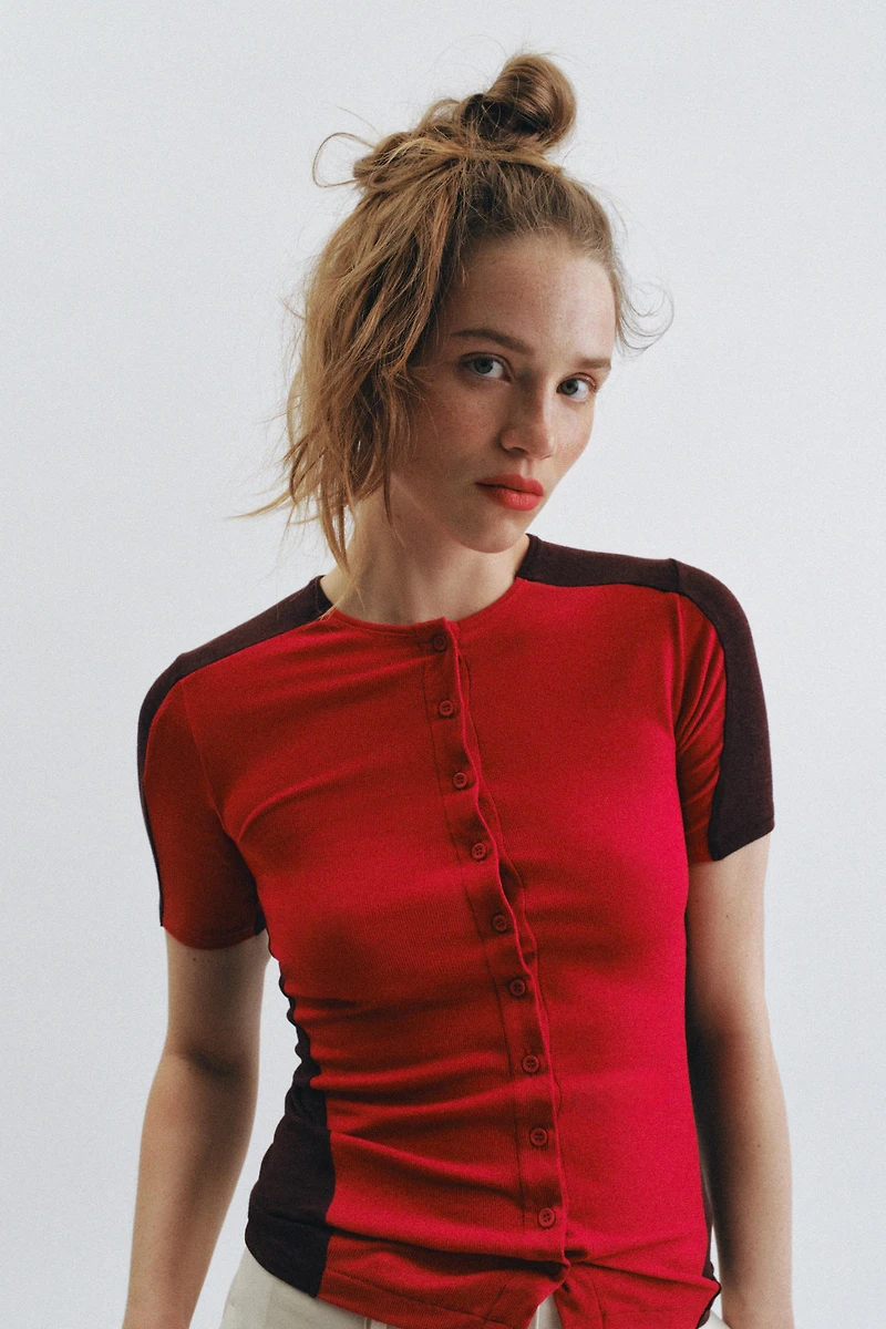 SHORT SLEEVE BUTTON T-SHIRT