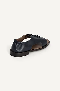CHAUSSURES EN CUIR