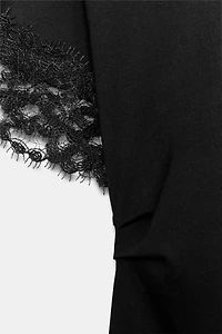 ASYMMETRIC LACE T-SHIRT