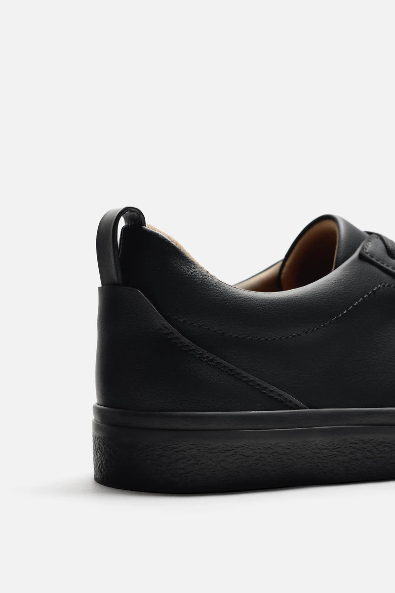 BASIC SNEAKERS