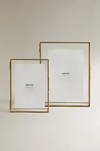 TRIANGULAR STRUCTURE PICTURE FRAME