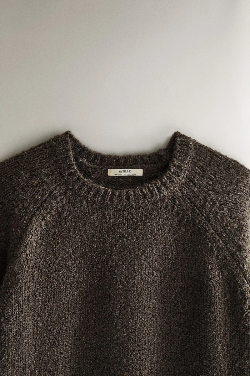 KNIT SWEATER