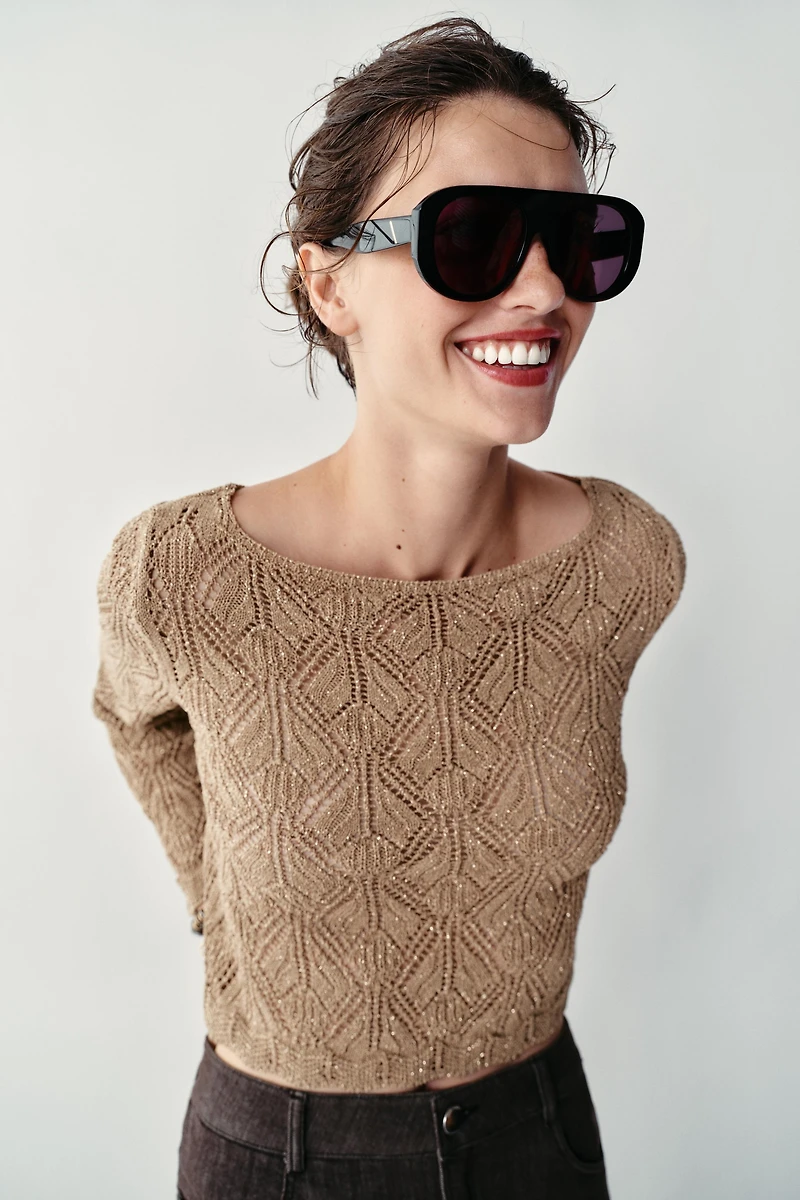 PULL EN MAILLE POINTELLE ET FIL MÉTALLISÉ
