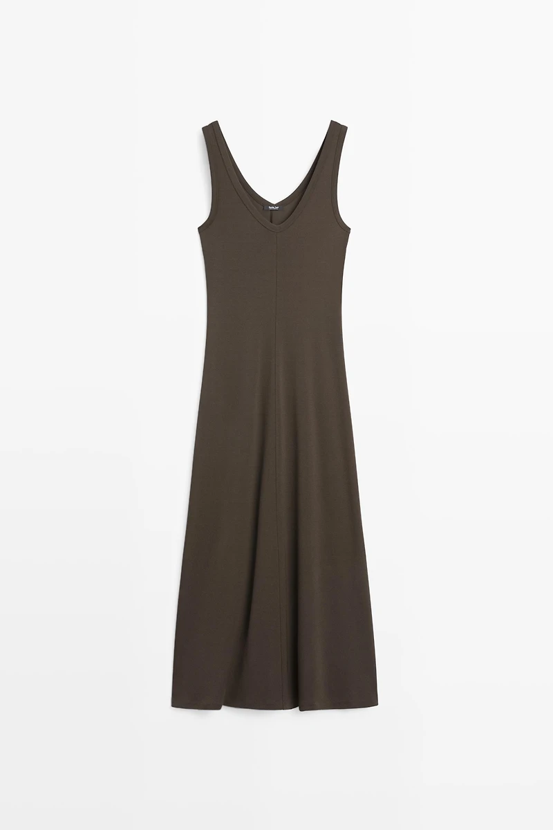 Robe midi détail couture centrale