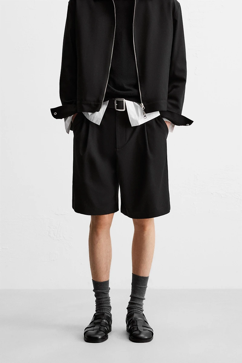 PLEATED RELAXED FIT SHORTS