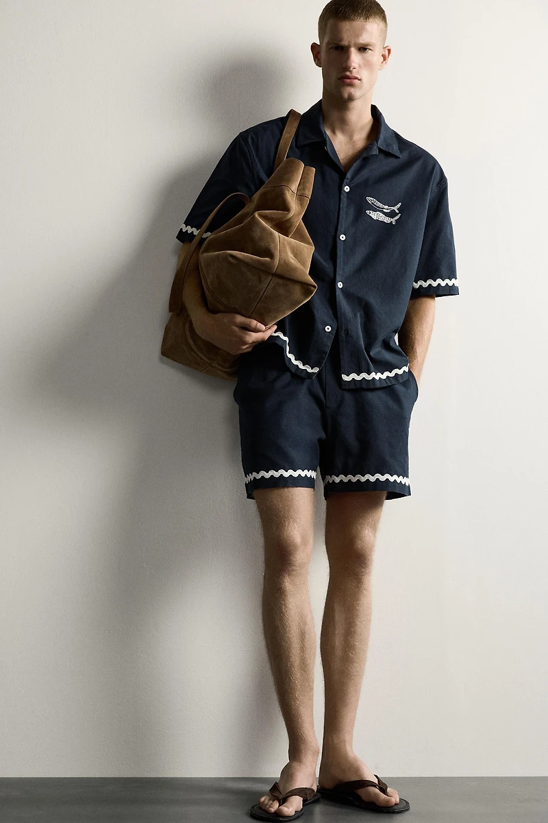 RELAXED FIT FISH EMBROIDERED SHIRT