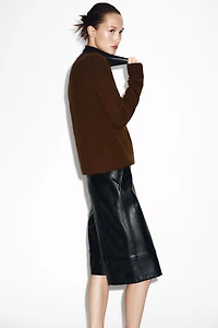 SHORT LONGUE MATIÈRE SYNTHÉTIQUE