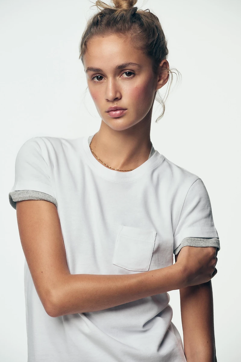 T-SHIRT DÉLAVÉ AVEC POCHE