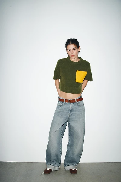 SHORT SLEEVE KNIT SWEATER