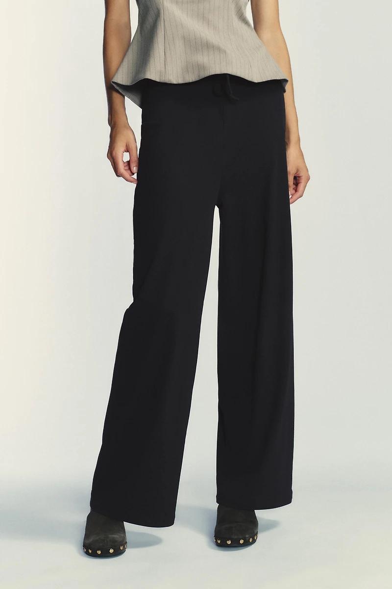 TEXTURED STRAIGHT LEG PANTS