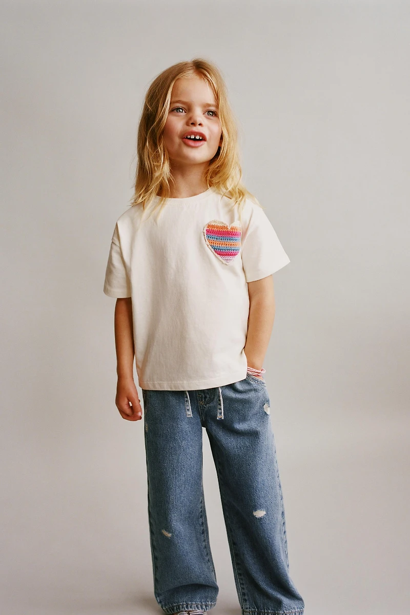 CROCHET HEART POCKET T-SHIRT