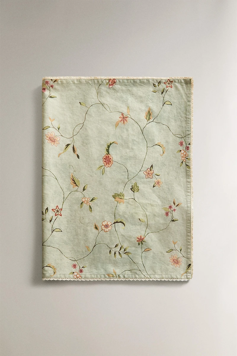 FLORAL PRINT AND LACE TRIM TABLE RUNNER