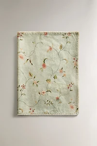 FLORAL PRINT AND LACE TRIM TABLE RUNNER