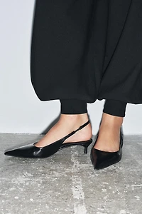 CHAUSSURES À TALONS OUVERTES L'ARRIÈRE EN CUIR