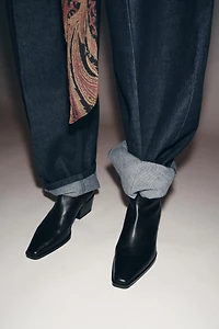 BOTTINES LARGES EN CUIR
